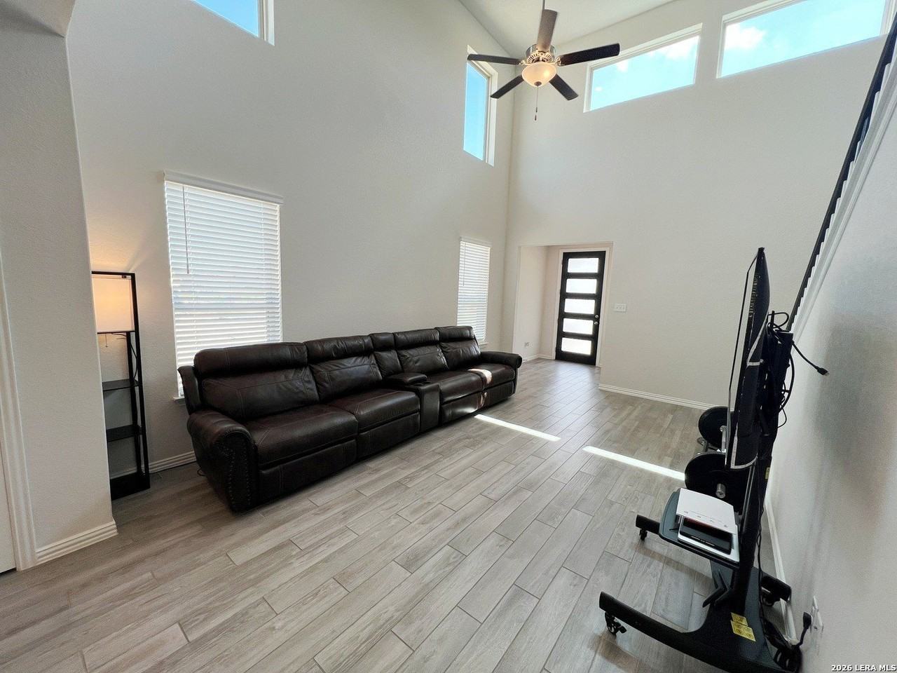 1822 Gabby Cole Ln - Photo 6 of 34