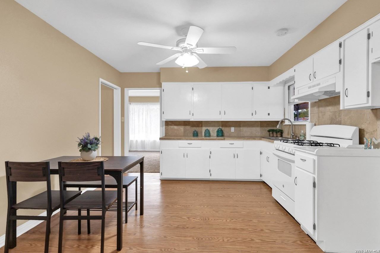 411 W Hart Ave - Photo 4 of 16
