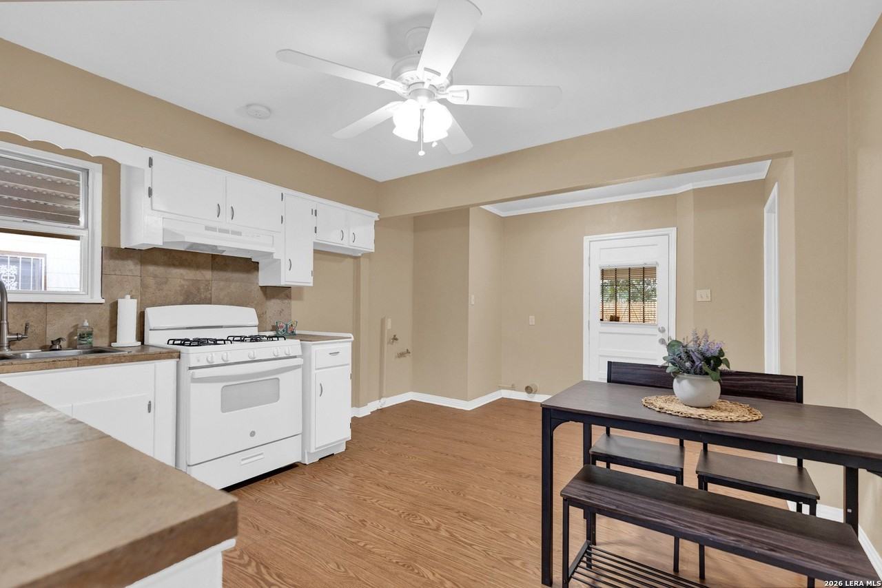 411 W Hart Ave - Photo 5 of 16