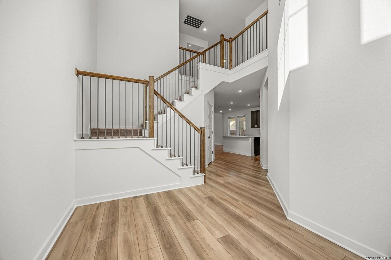 2145 Stampede Dr - Photo 4 of 36