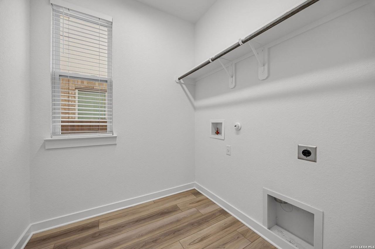 2145 Stampede Dr - Photo 5 of 36