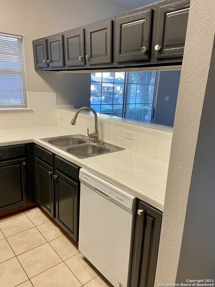 40 Chapel Hill Cir - Photo 3 of 13