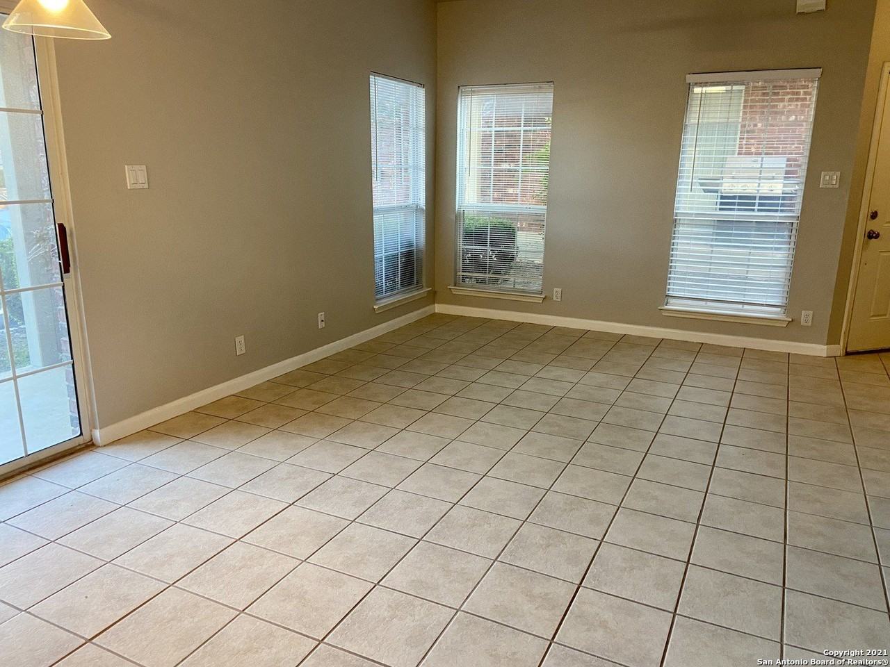 40 Chapel Hill Cir - Photo 4 of 13