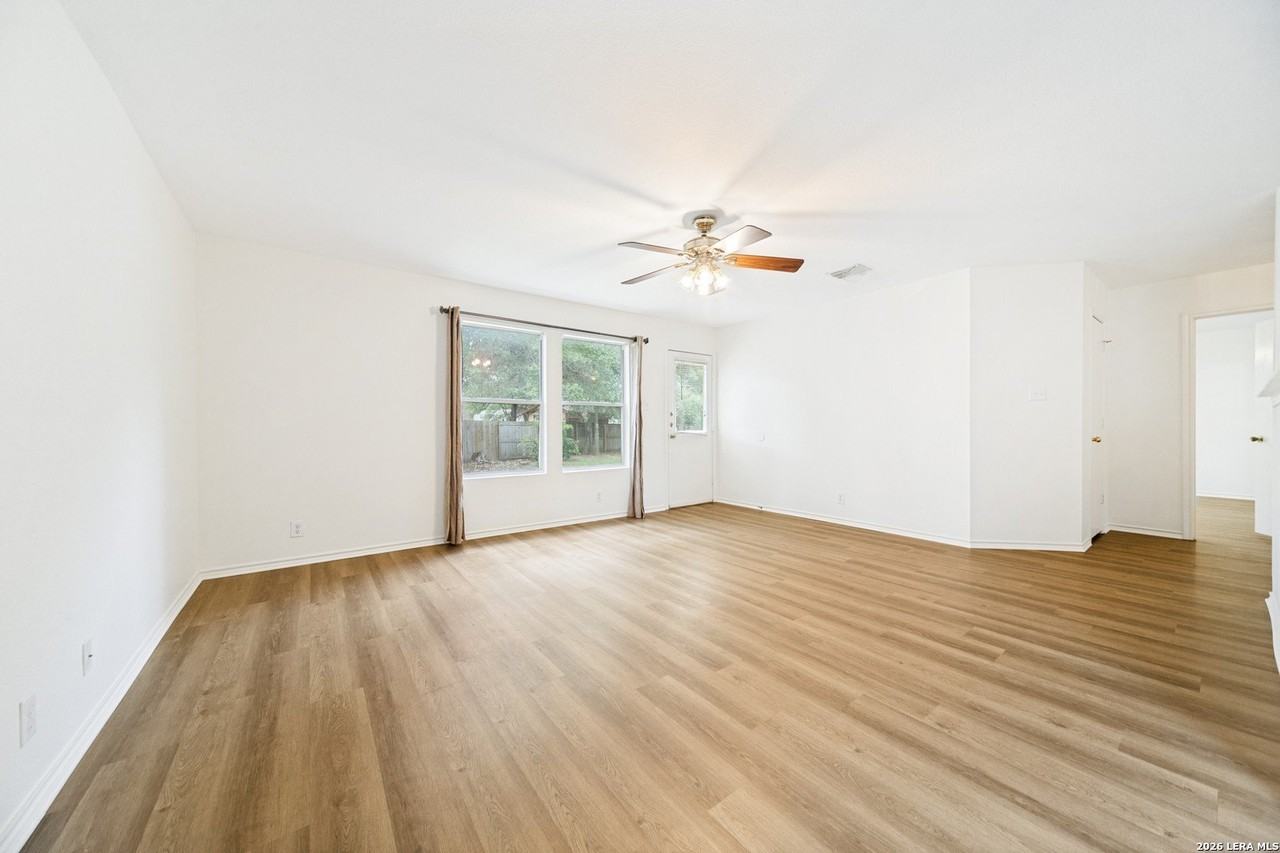 233 Sophia Cir - Photo 4 of 12