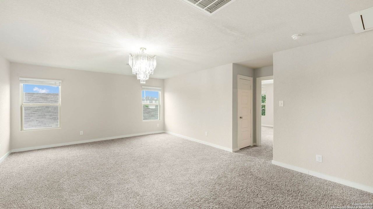 7723 Blue Gulf Dr - Photo 5 of 10