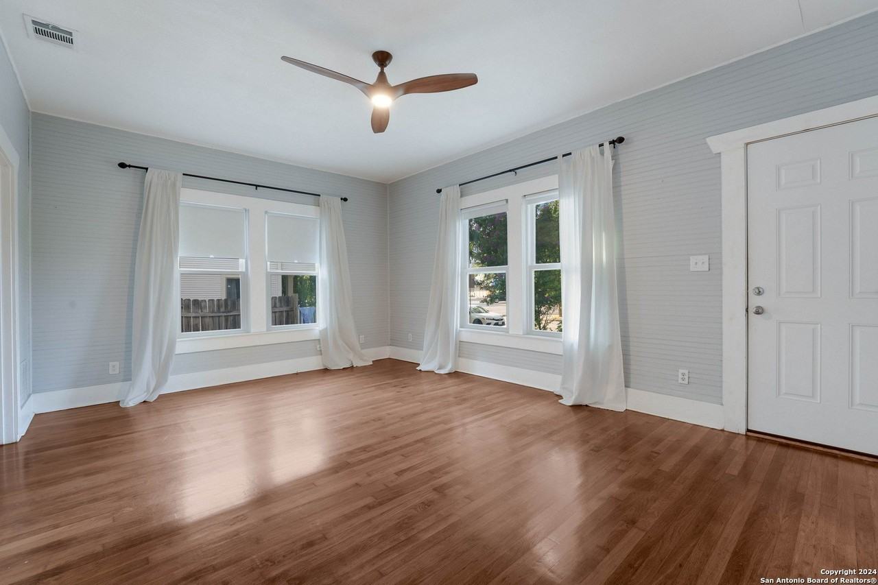116 Pershing Ave - Photo 4 of 24