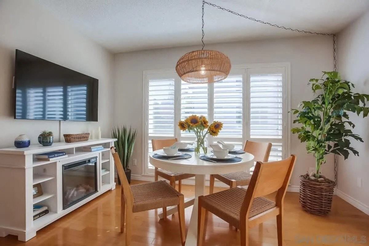245 Coast Blvd #D2 - Photo 6 of 34