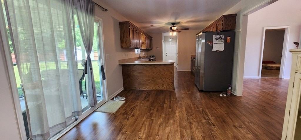 2830 Amidala Ln - Photo 5 of 37