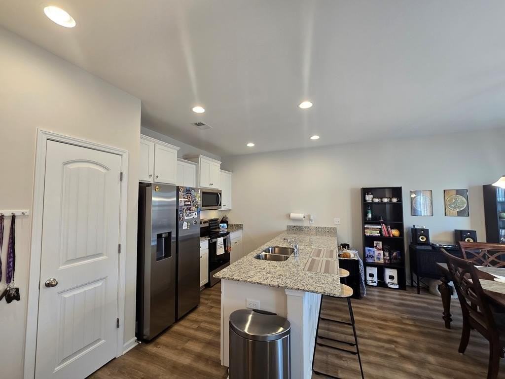1762 Snead Dr - Photo 6 of 33