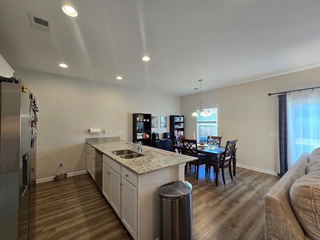 1762 Snead Dr - Photo 7 of 33