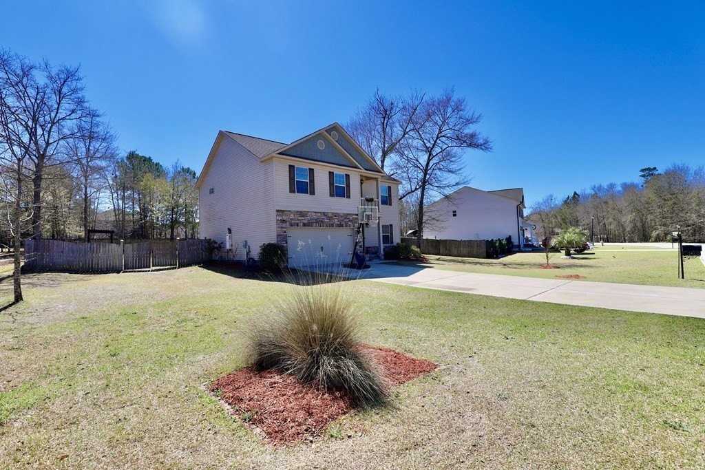 54 Edinburgh Castle Ln - Photo 2 of 50