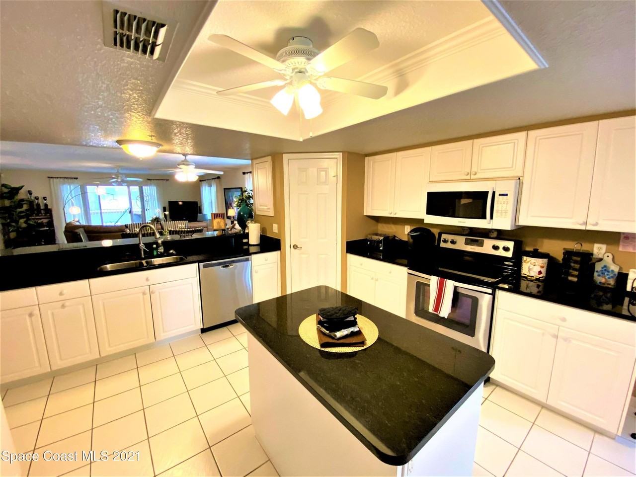 603 Shorewood Dr #F206 - Photo 2 of 17