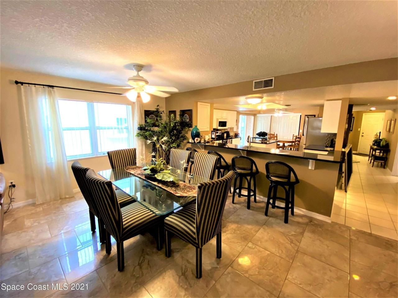 603 Shorewood Dr #F206 - Photo 4 of 17