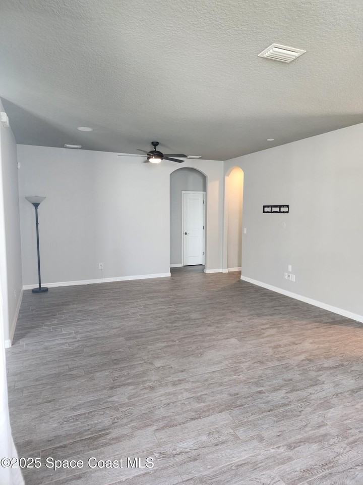 2882 Amethyst Way - Photo 3 of 24