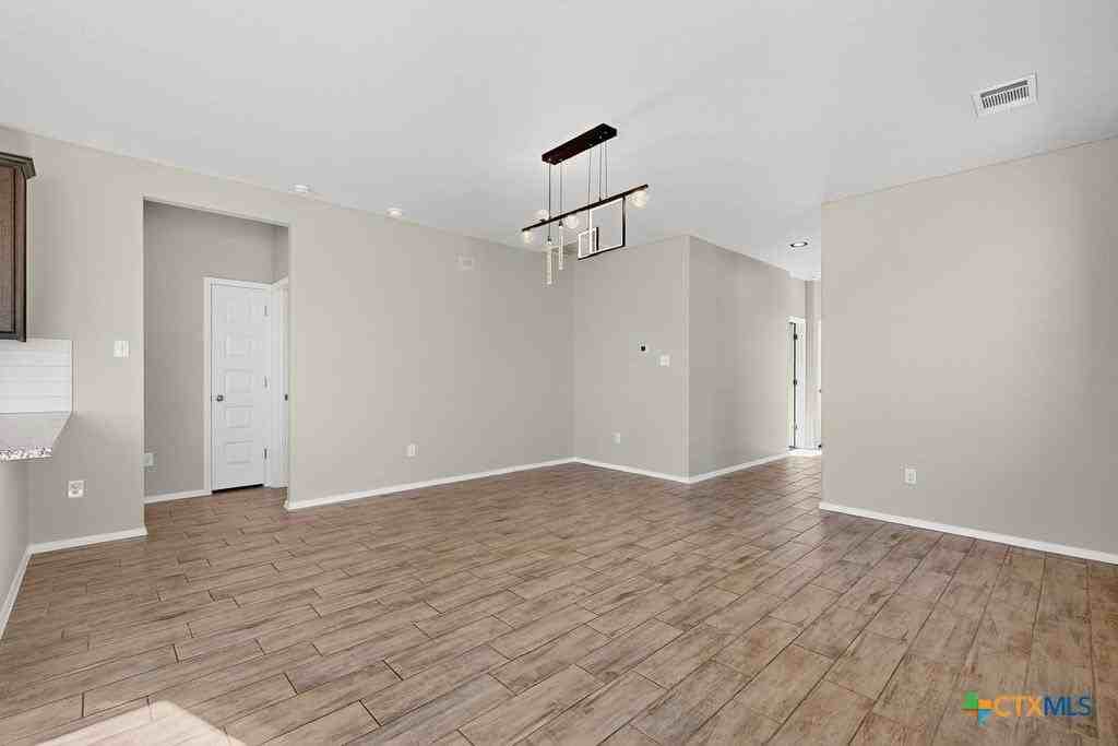 189 Fabion St - Photo 3 of 29