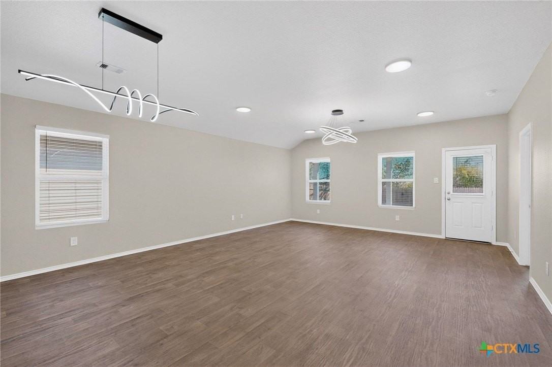 218 Sickle Loop - Photo 3 of 30