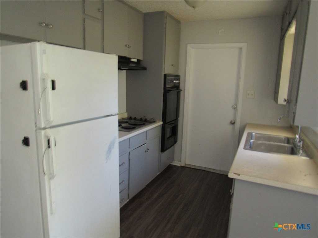 3914 S 31st St - Photo 4 of 9