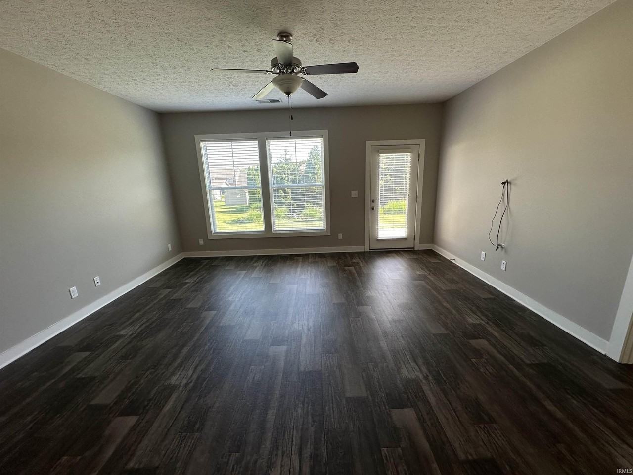 2331 Jamaica Ct - Photo 4 of 12