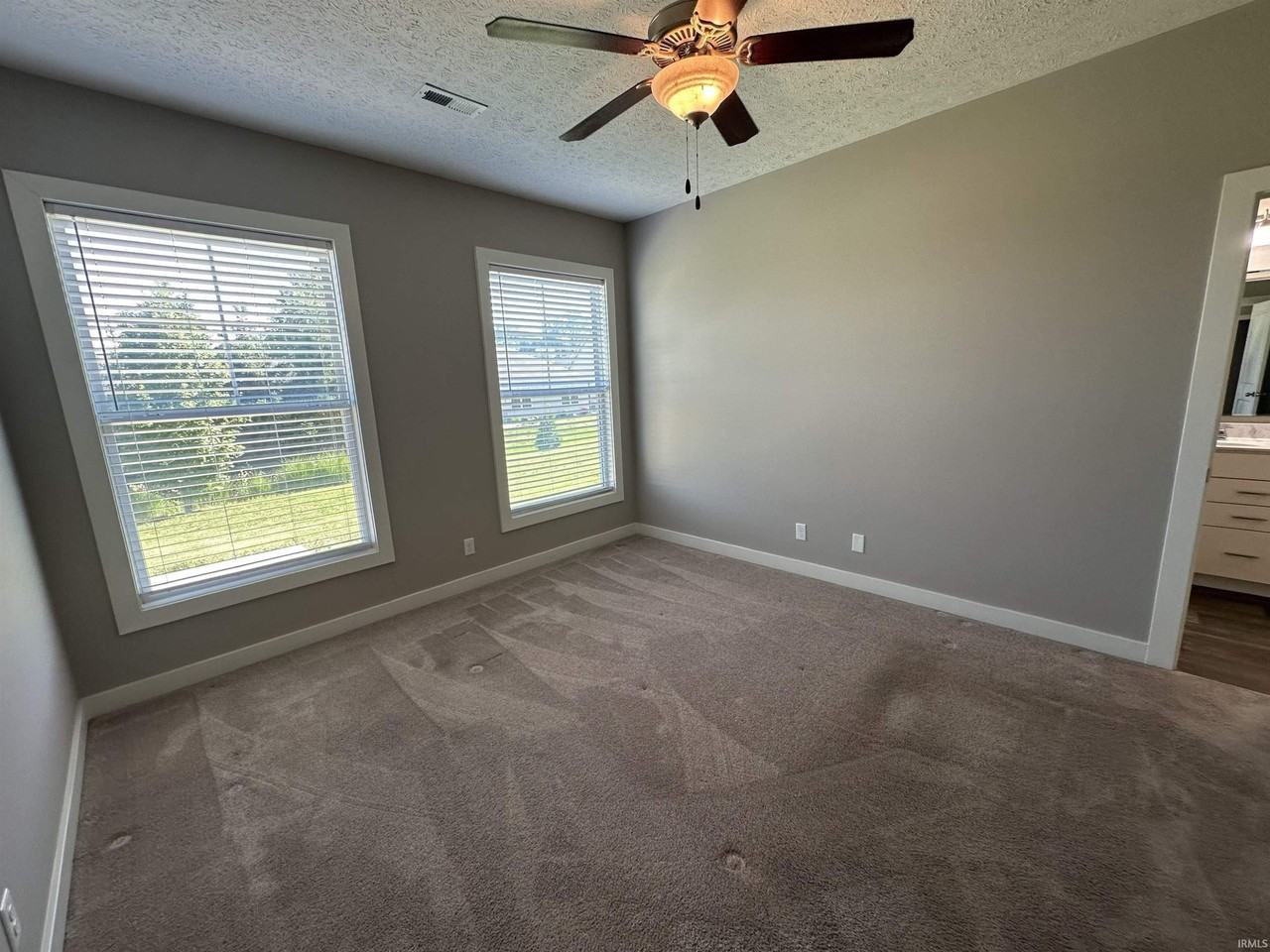 2331 Jamaica Ct - Photo 5 of 12
