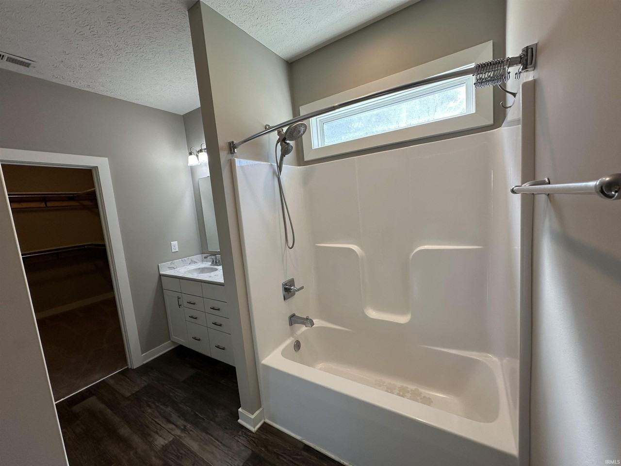 2331 Jamaica Ct - Photo 6 of 12