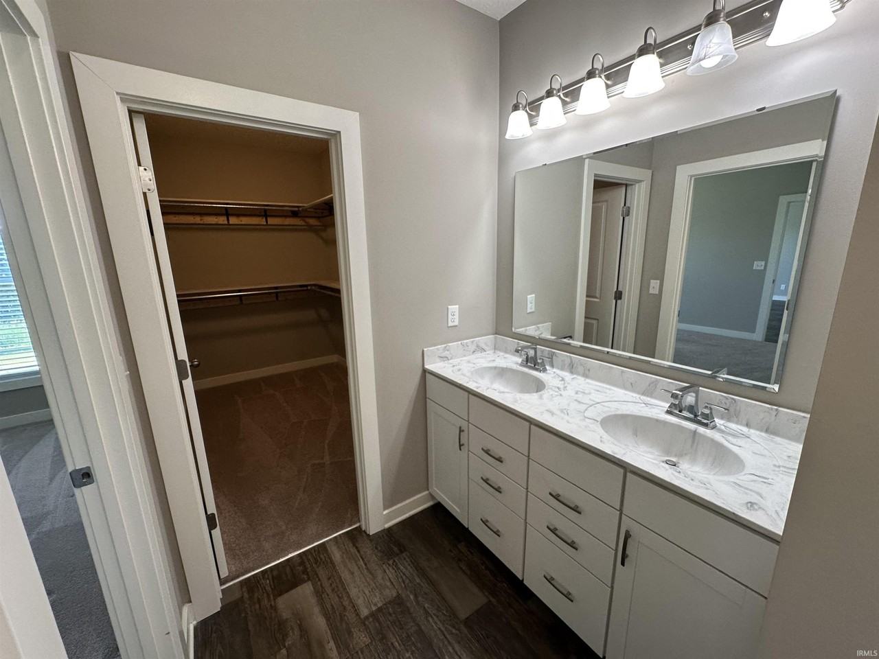 2331 Jamaica Ct - Photo 7 of 12
