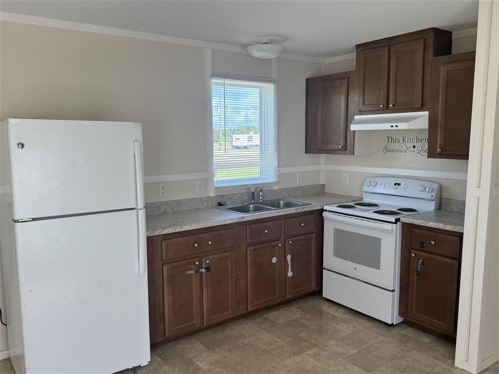 583 I 10 Mobile Village Rd - Photo 3 of 9