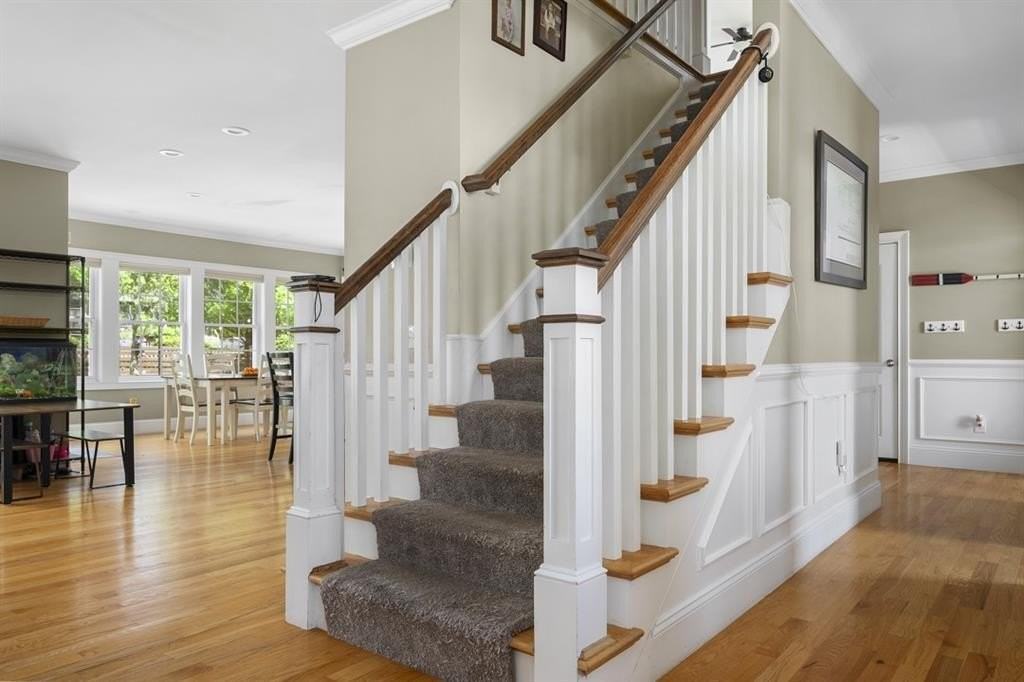 131 Greystone Ter - Photo 4 of 32
