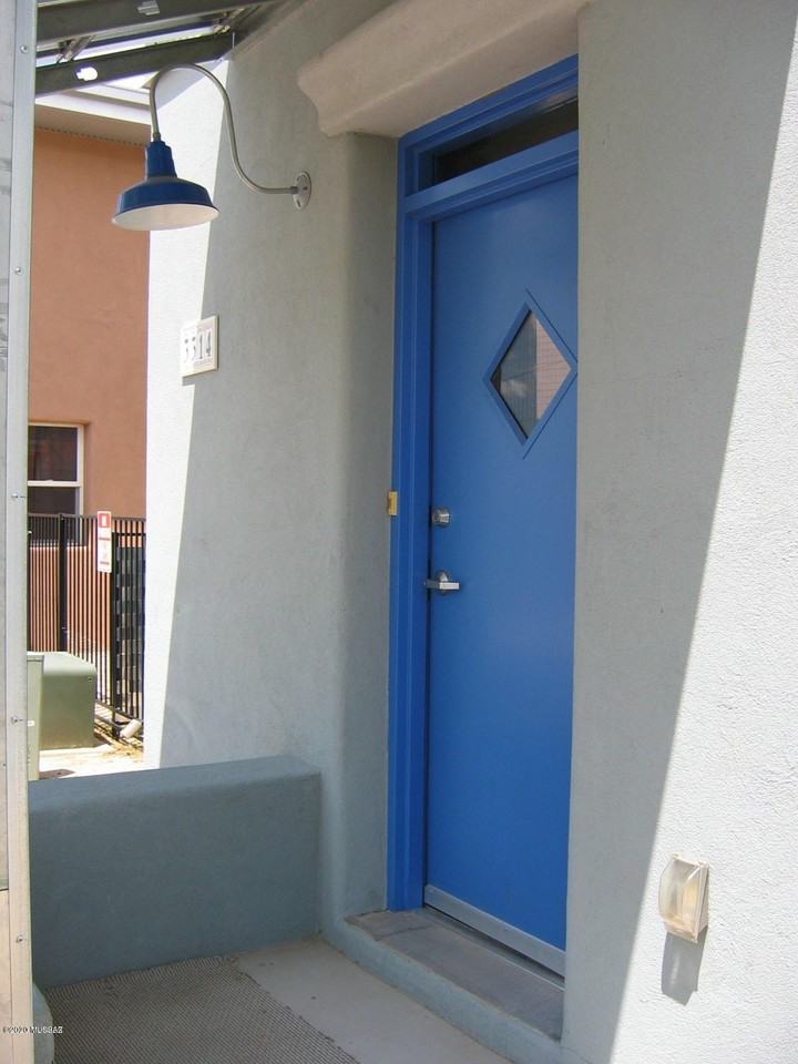 3314 N Fremont Ave - Photo 3 of 20