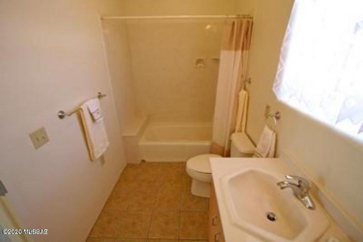3314 N Fremont Ave - Photo 4 of 20