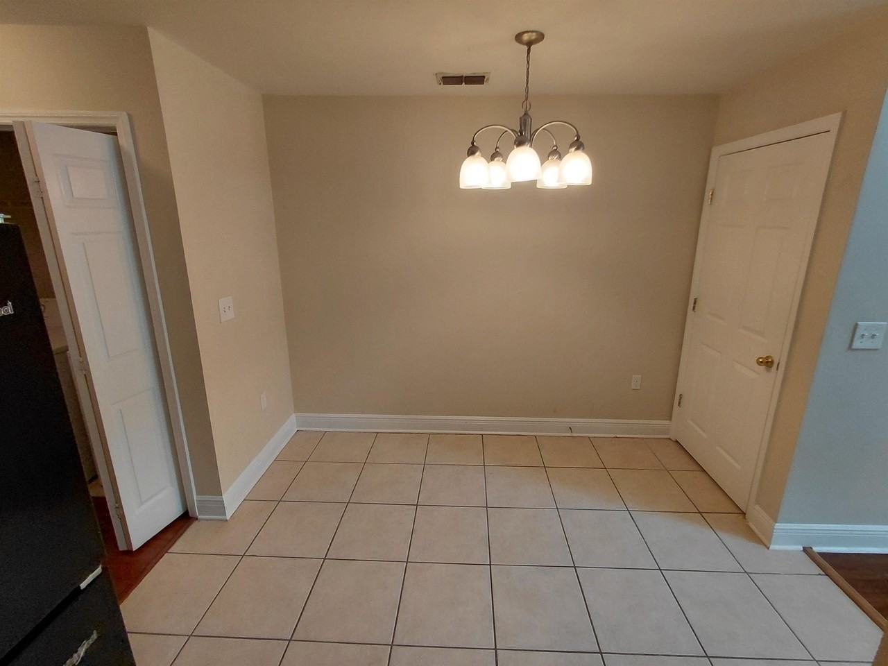 3150 Sawtooth Dr - Photo 5 of 15