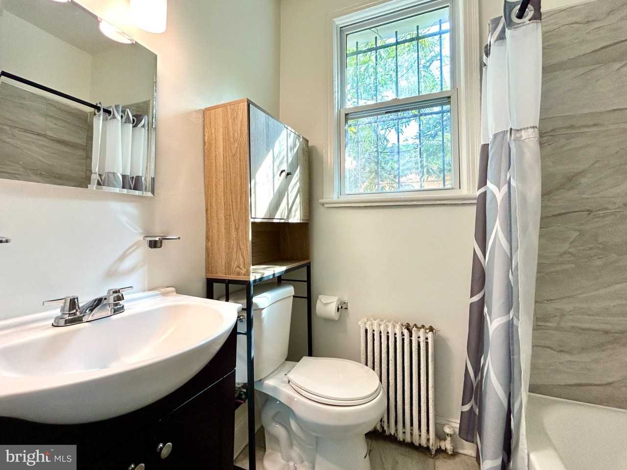 446 Mellon St Se #2 - Photo 4 of 6