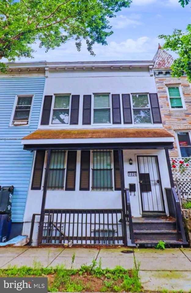 1028 Kenyon St Nw