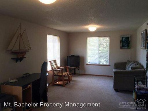 3081 NW Kelly Hill Ct - Photo 3 of 7