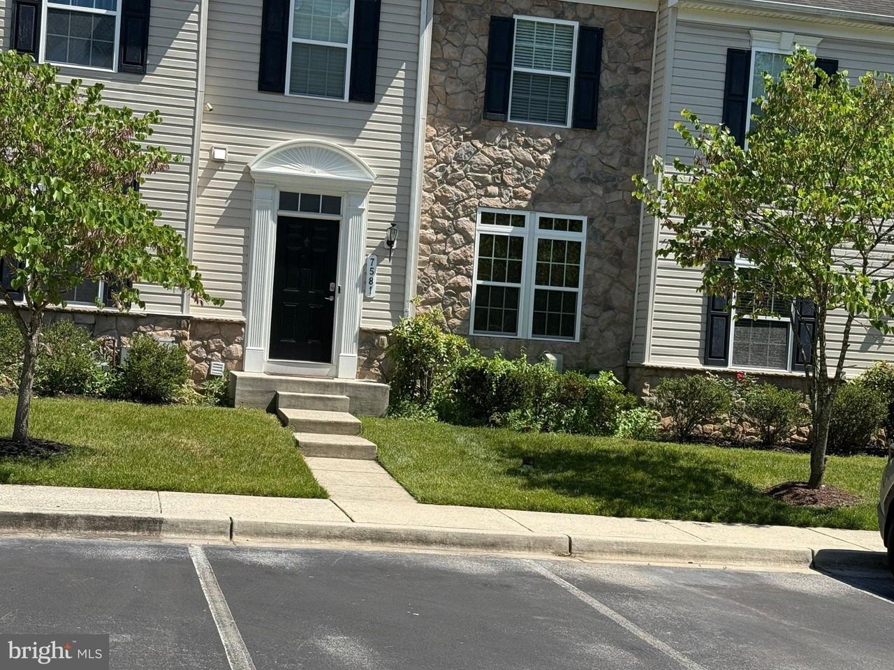 7581 Taunton Ct - Photo 3 of 46