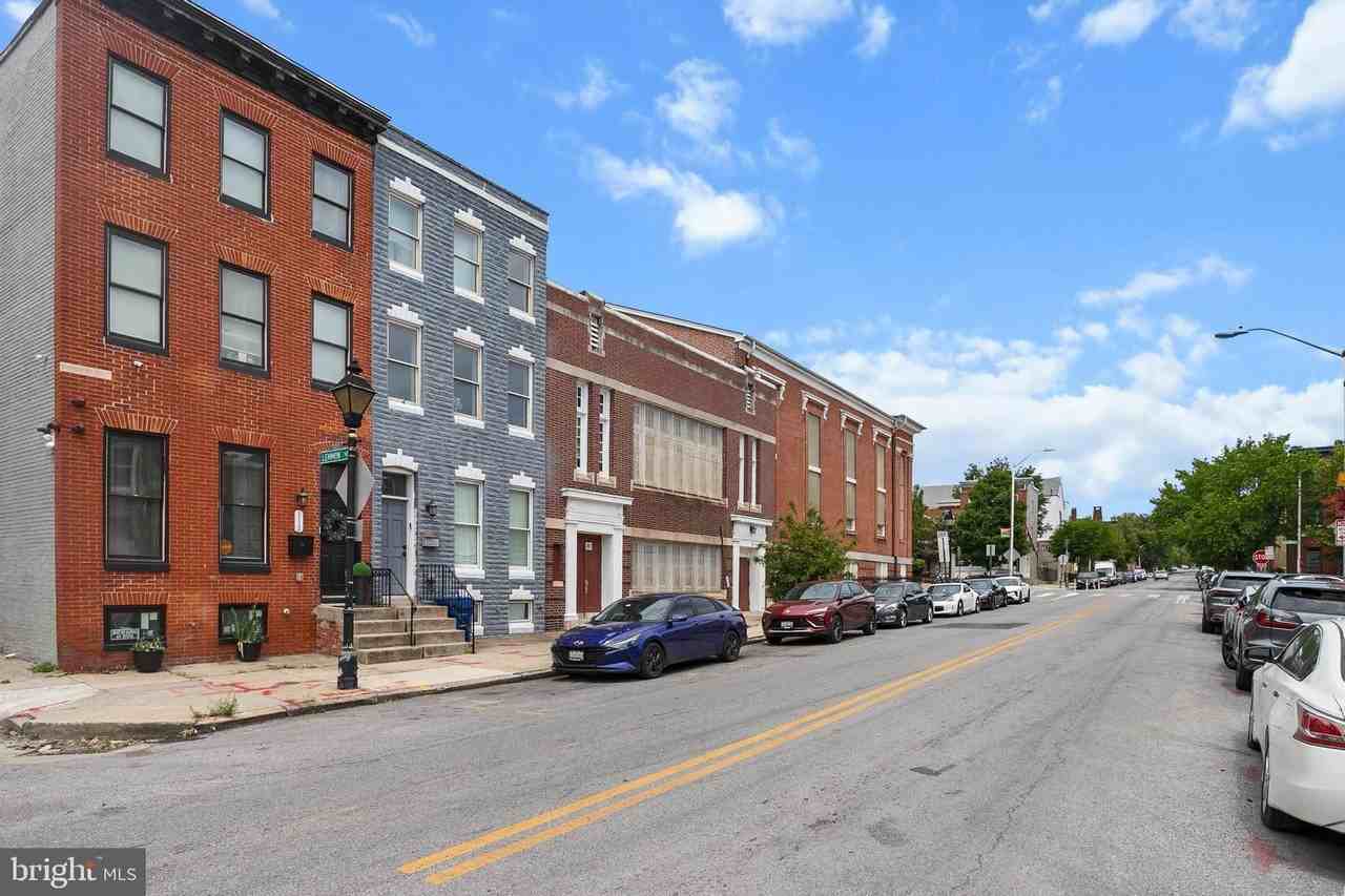 110 S Calhoun St - Photo 4 of 39
