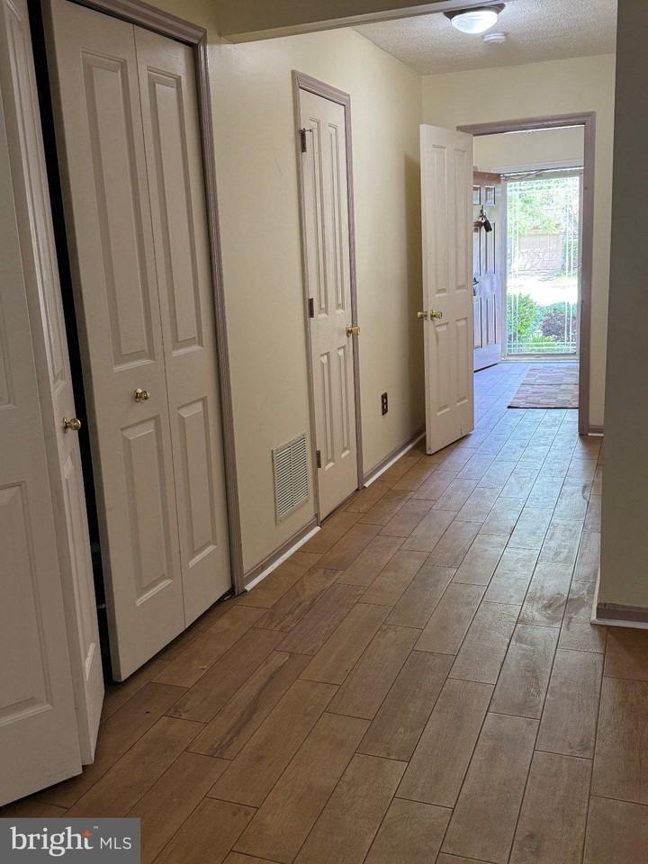 9324 Daly Ct - Photo 3 of 26