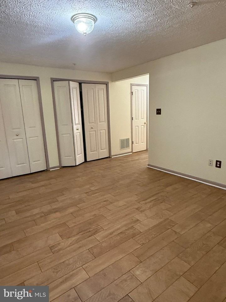 9324 Daly Ct - Photo 5 of 26