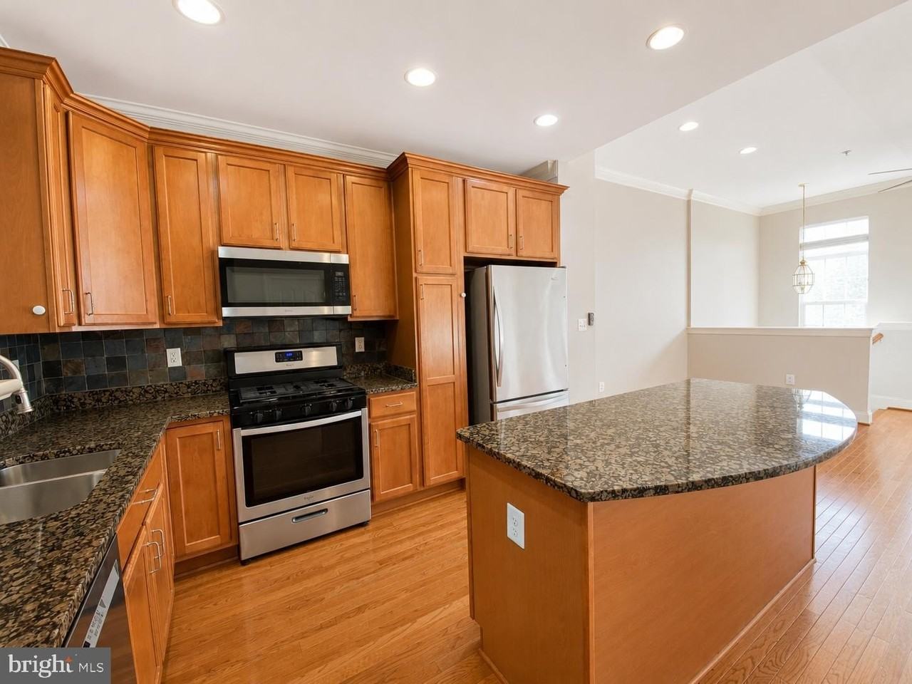 23514 Gardenside Pl - Photo 4 of 24