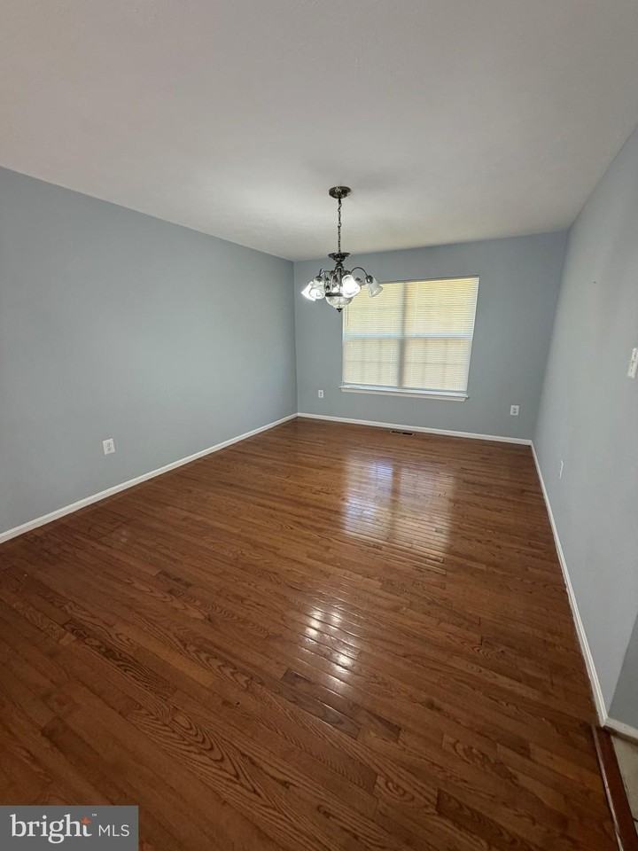 7211 Mount Forest Ter - Photo 4 of 6