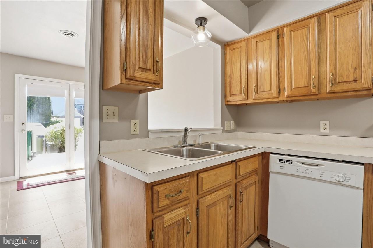 1008 Orchard Dr - Photo 7 of 25