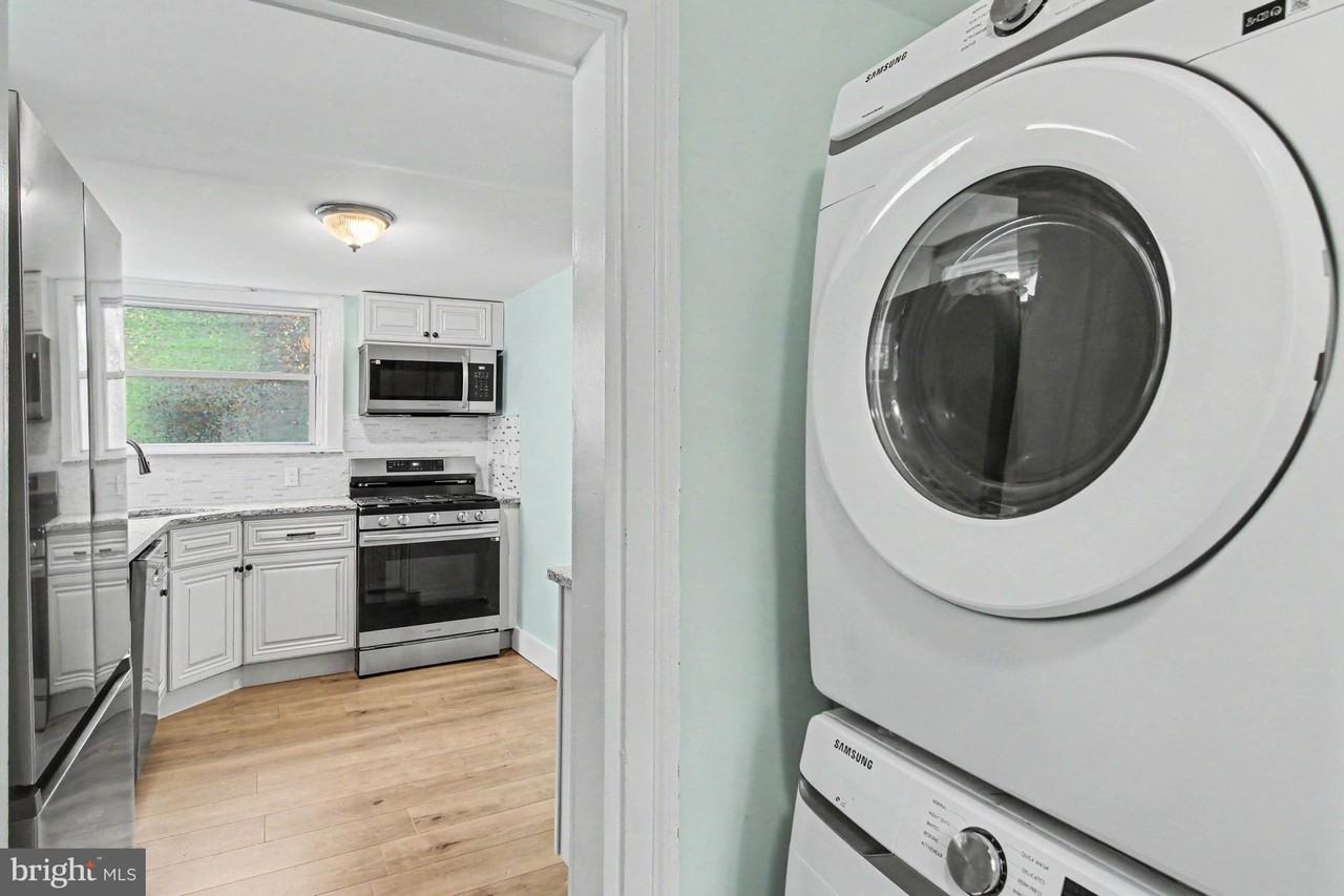 308 Walnut St - Photo 6 of 24