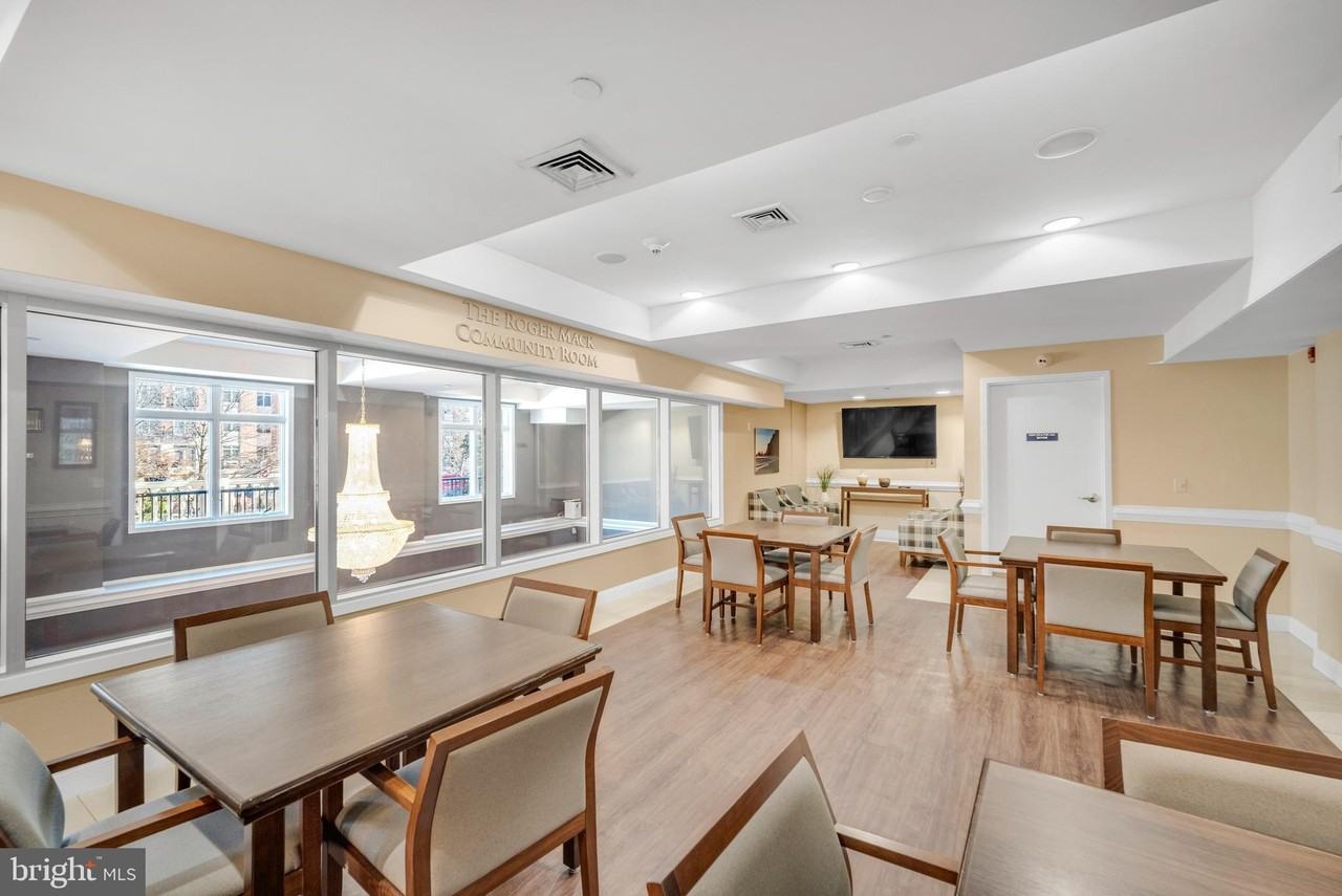 554 Carson Ter - Photo 3 of 39