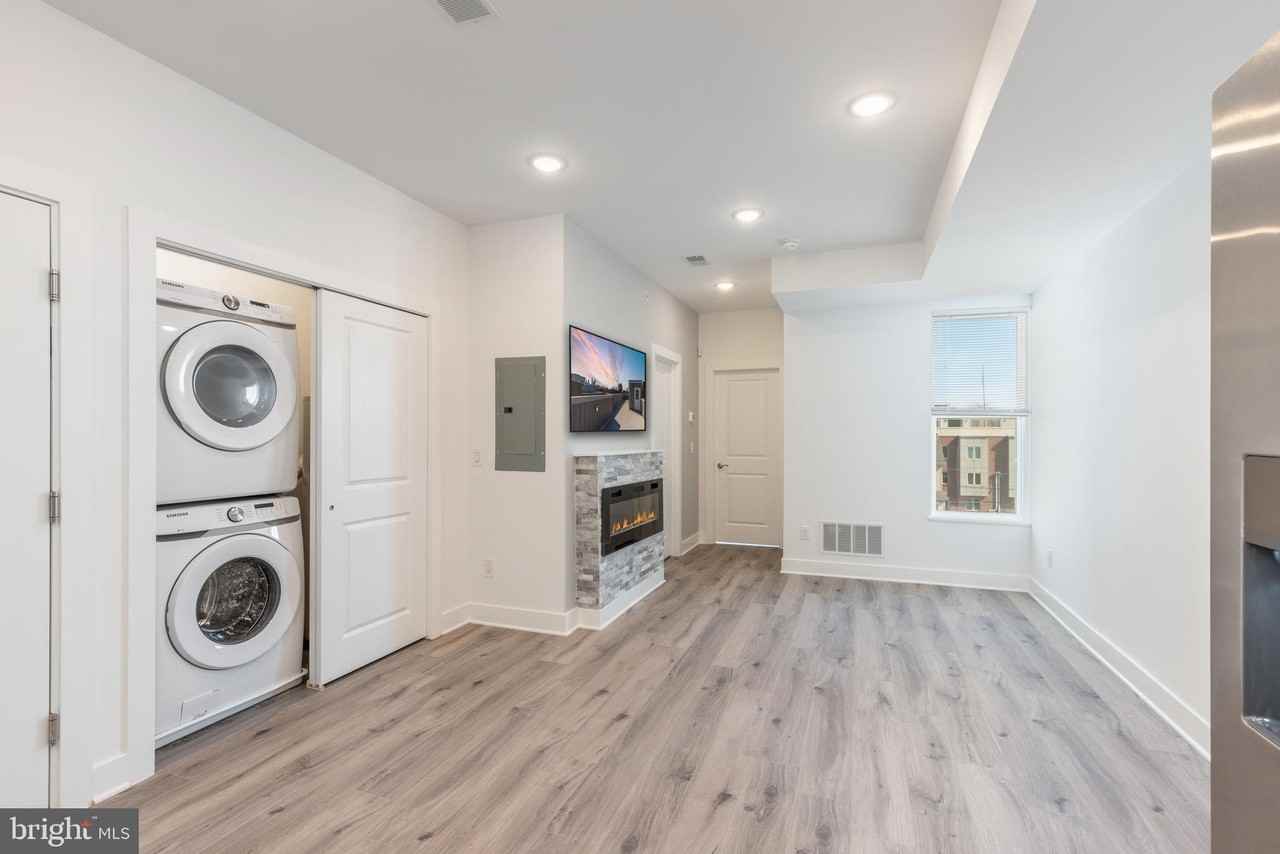 1423 N 8th St #3 - Photo 2 of 20