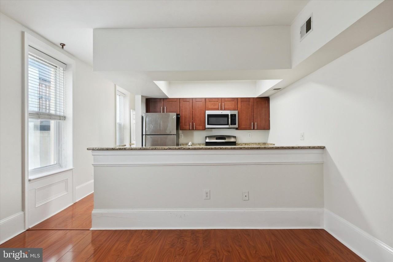 1604 Wallace St #102 - Photo 4 of 14