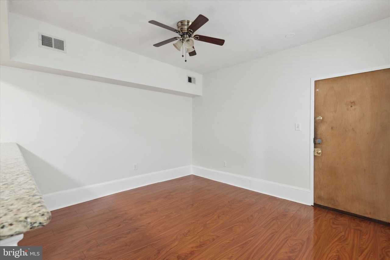 1604 Wallace St #102 - Photo 5 of 14