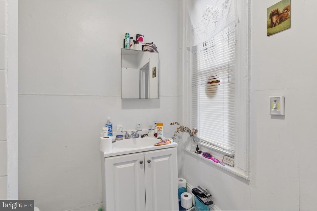 131 W Susquehanna Ave #2F - Photo 6 of 16
