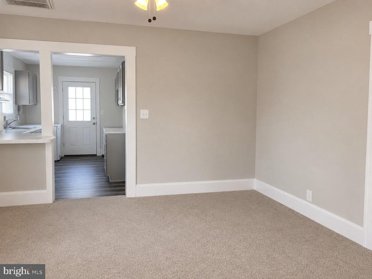 807 Wolfe St #B - Photo 5 of 10