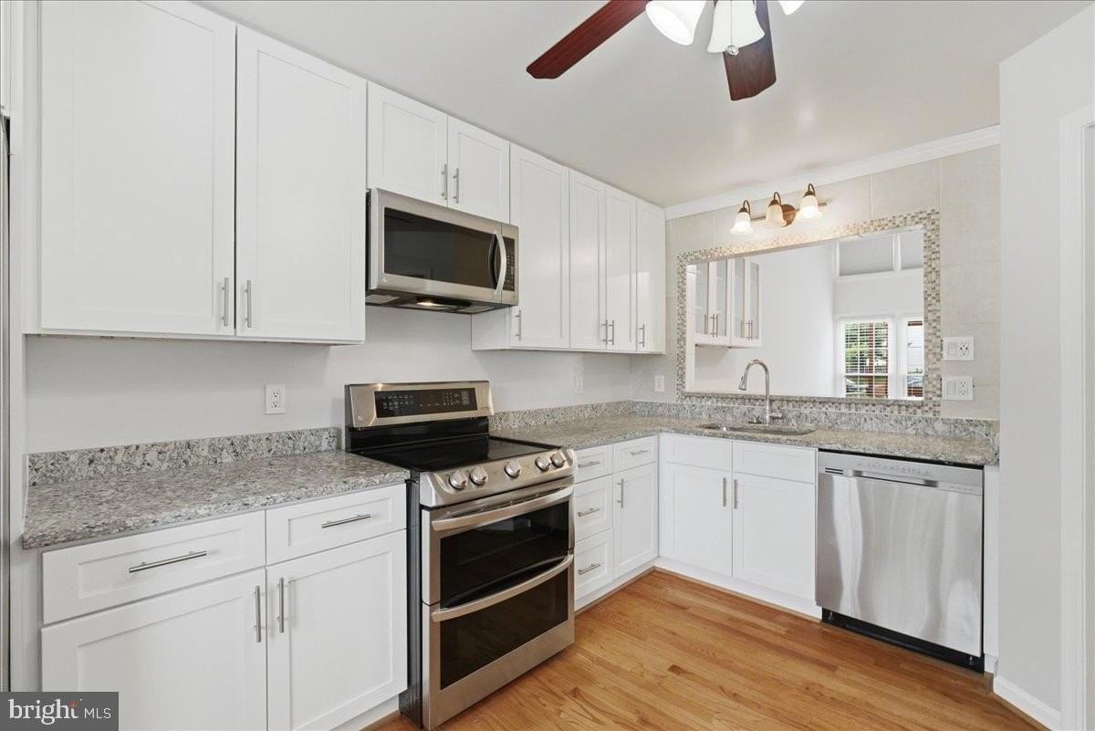 13937 Middle Creek Pl - Photo 4 of 34