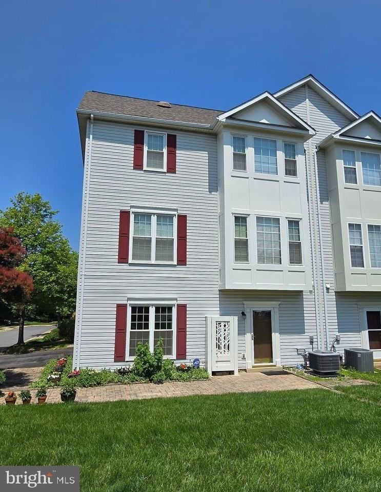 2545 Logan Wood Dr - Photo 2 of 16