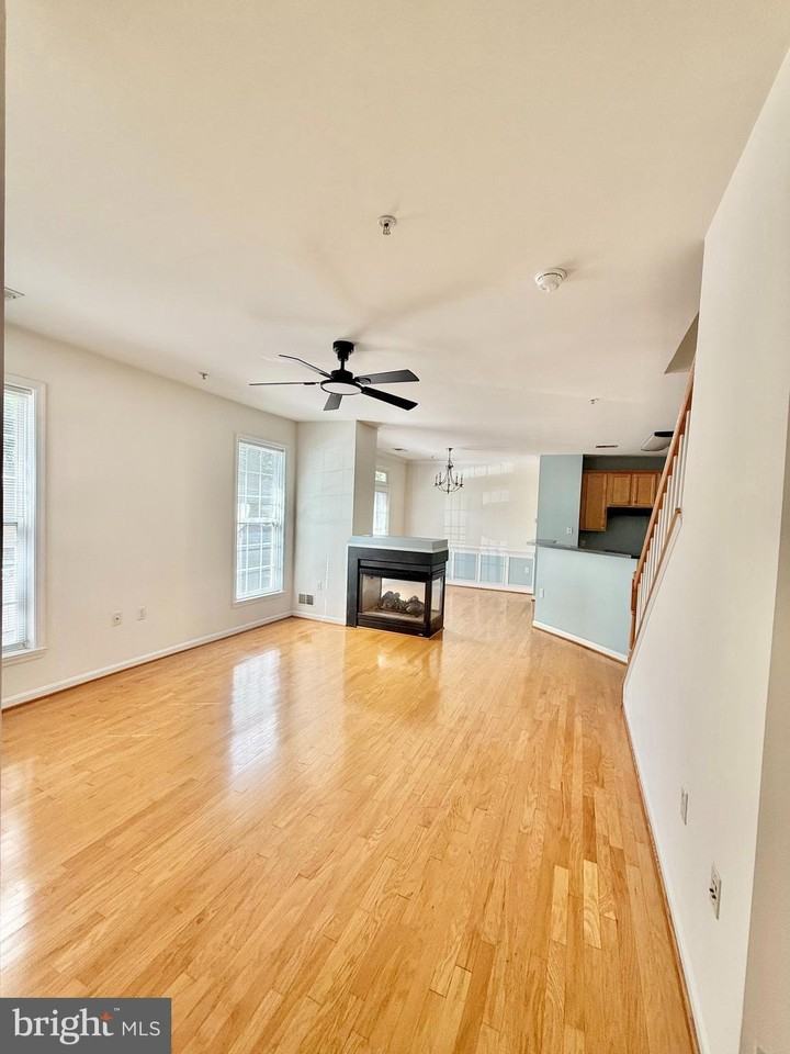6814 Sabbarton Pl #92 - Photo 3 of 34